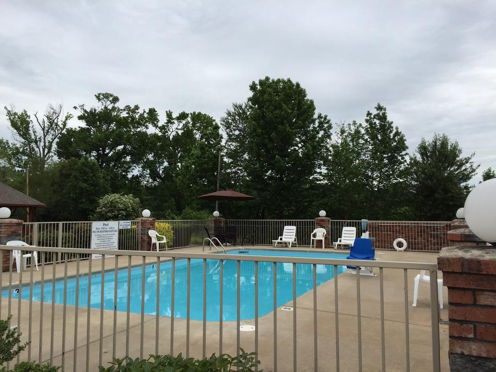 Americas Best Value Inn Cabot Bagian luar foto