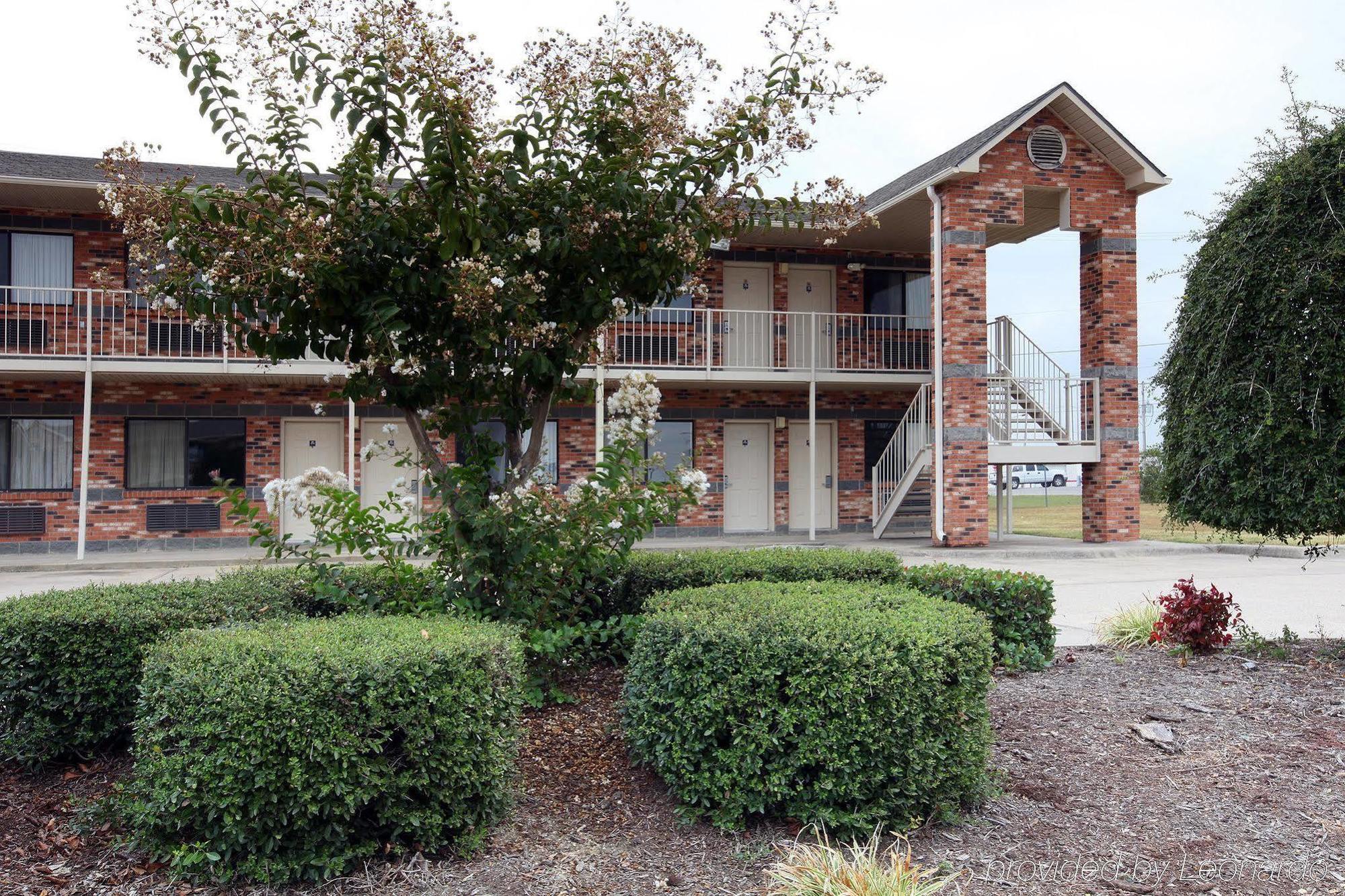 Americas Best Value Inn Cabot Bagian luar foto