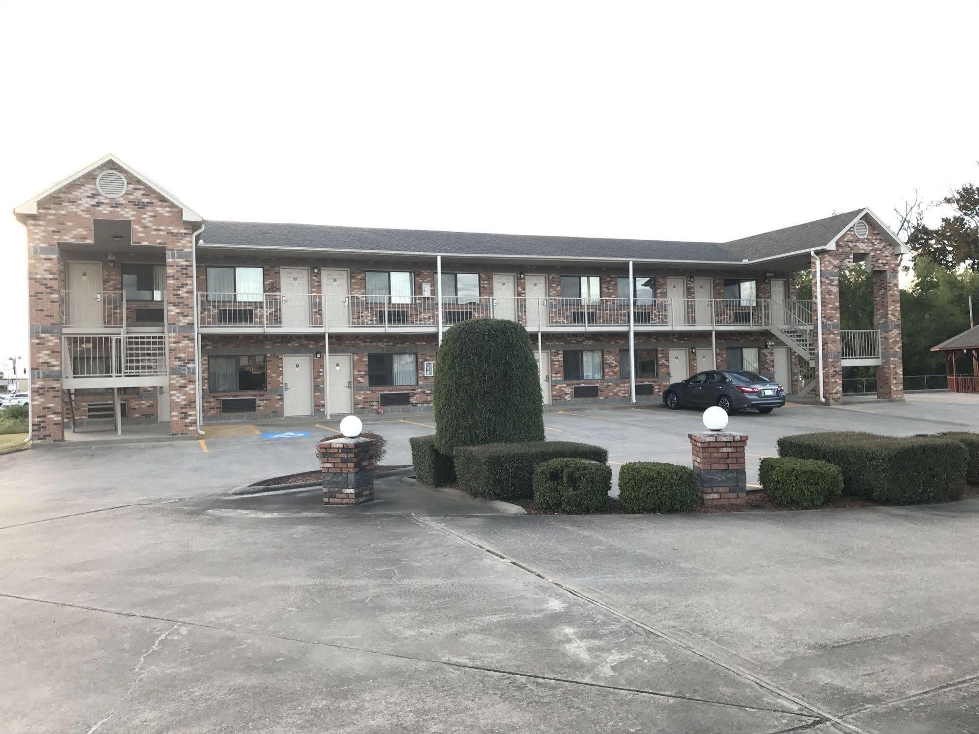 Americas Best Value Inn Cabot Bagian luar foto
